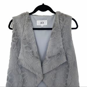 Jack by BB Dakota Gray Faux Fur Vest. Size: Small